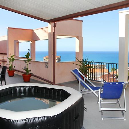 Attico Vista Mare Con Terrazza E Spa Riscaldata Santo Stefano di Camastra Exterior photo