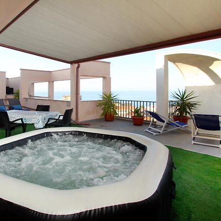 Attico Vista Mare Con Terrazza E Spa Riscaldata Santo Stefano di Camastra Exterior photo