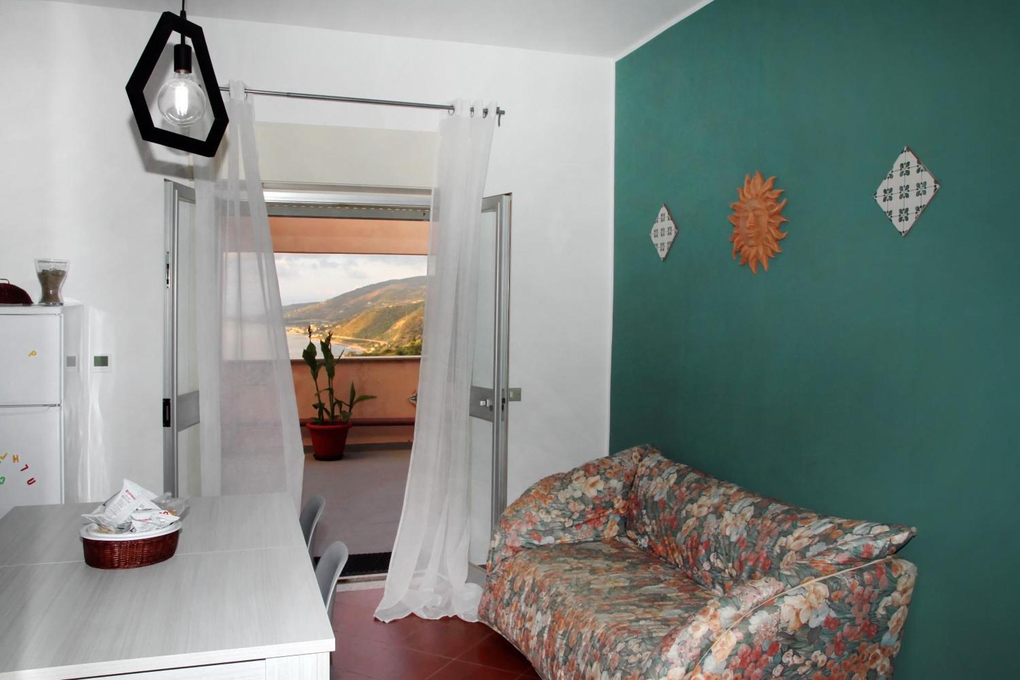 Attico Vista Mare Con Terrazza E Spa Riscaldata Santo Stefano di Camastra Exterior photo
